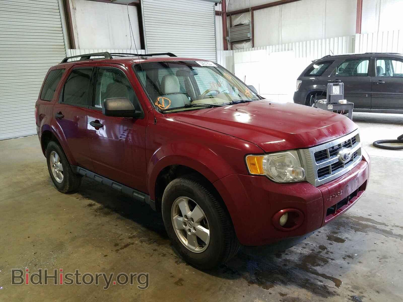 Photo 1FMCU0D76BKB78507 - FORD ESCAPE 2011