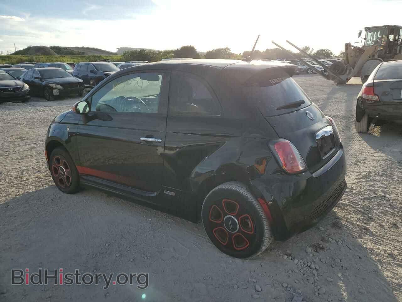 2015 FIAT 500 - VIN: 3C3CFFGEXFT541136 - Фото 2