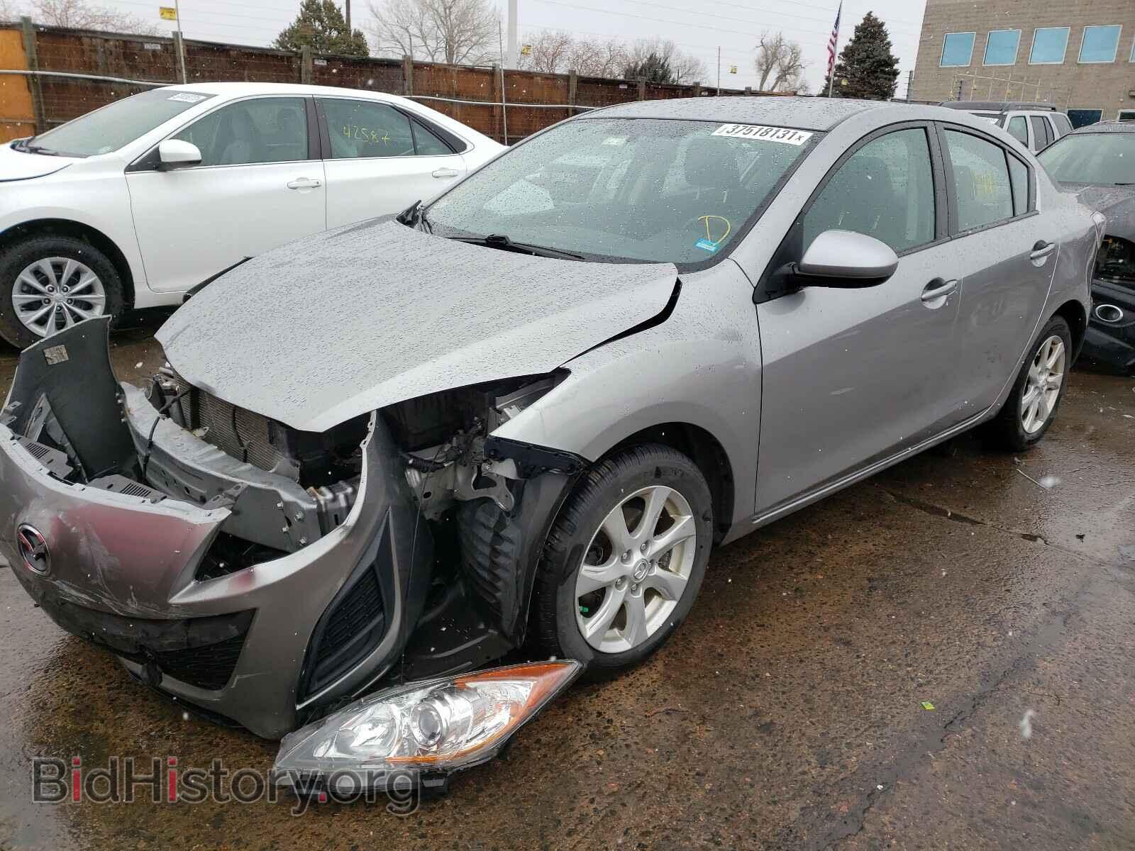 2011 MAZDA 3 - VIN: JM1BL1VF7B1355764 - Фото 2