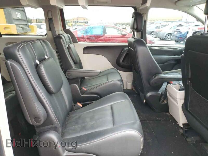 2016 Chrysler MINIVAN (VIN 2C4RC1BG3GR132913) — photo 6 of 10
