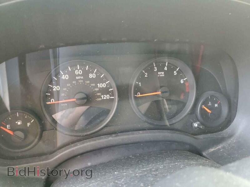2011 Jeep COMPASS (VIN 1J4NT1FA8BD138314) — фото 9 из 13