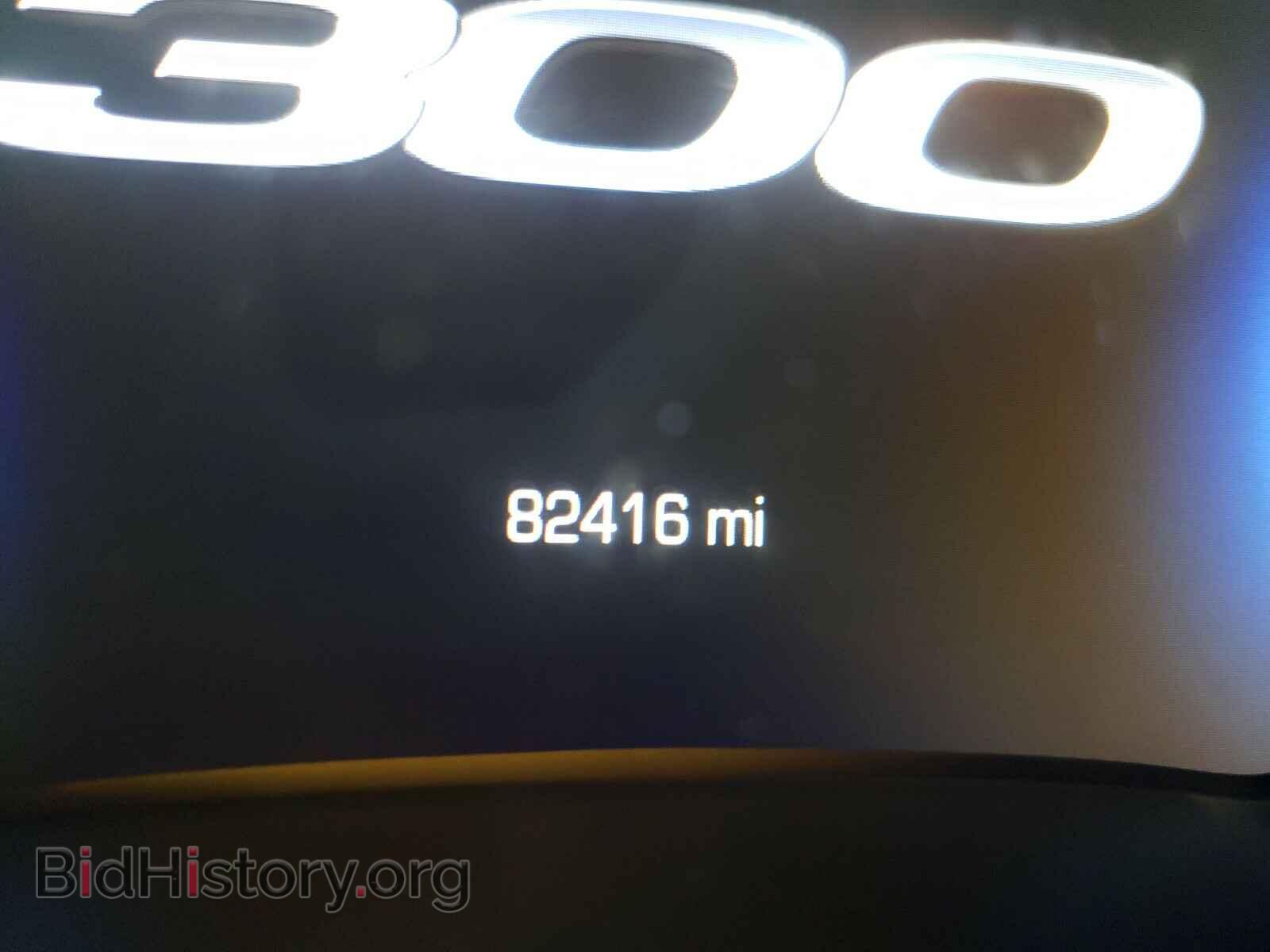 2016 CHRYSLER 300 - VIN: 2C3CCAAGXGH273611 - Фото 8