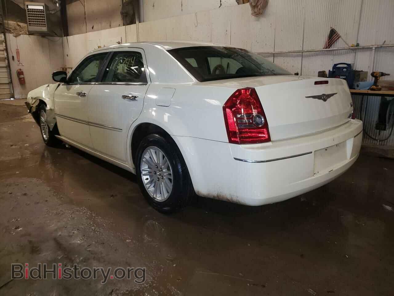2010 CHRYSLER 300 - VIN: 2C3CA4CD9AH195467 - Фото 3