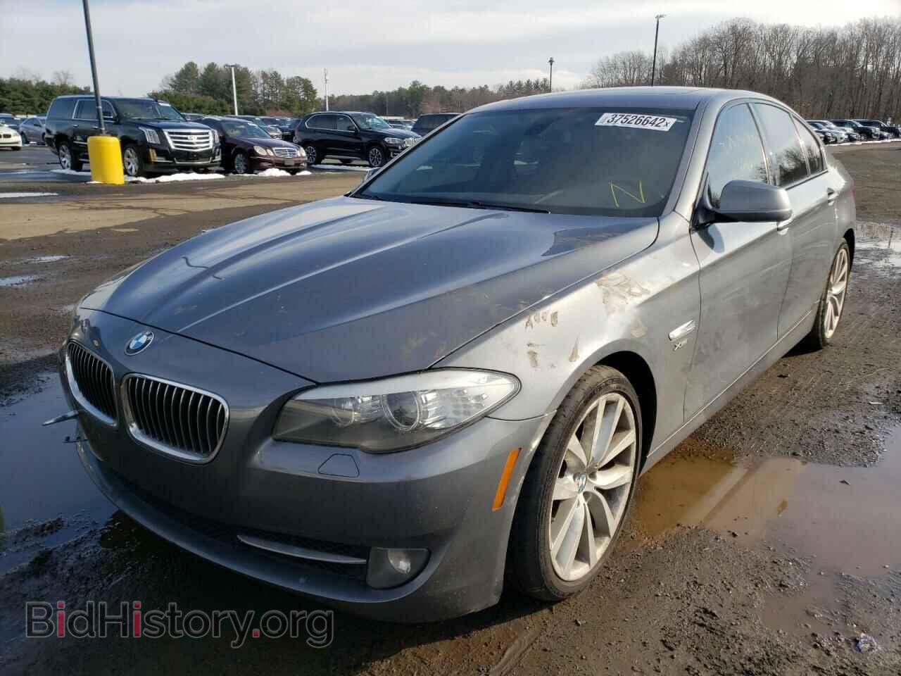 2011 BMW 5 SERIES - VIN: WBAFU7C52BC779057 - Фото 2