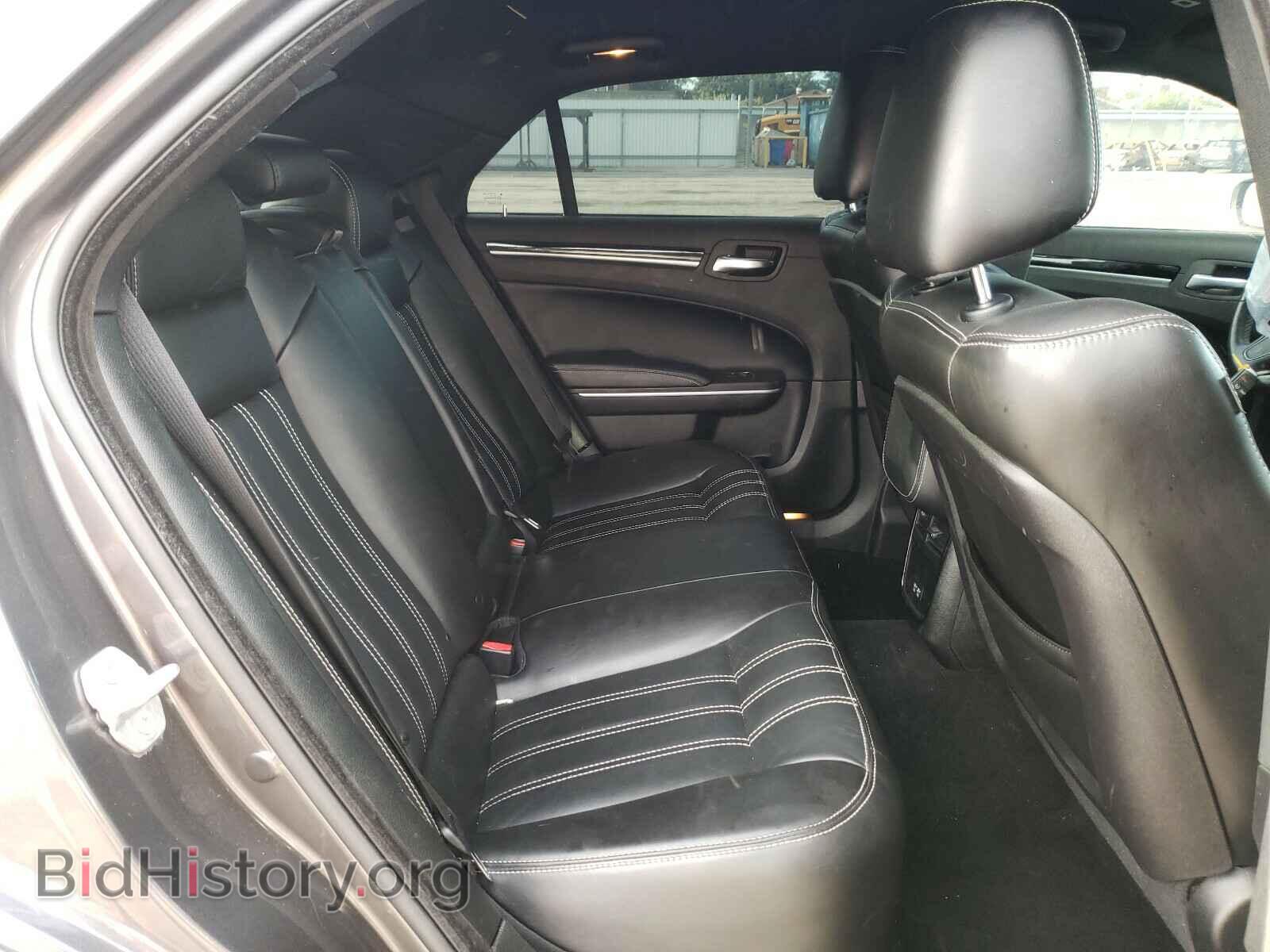 2019 CHRYSLER 300 - VIN: 2C3CCAGG7KH586163 - Фото 6
