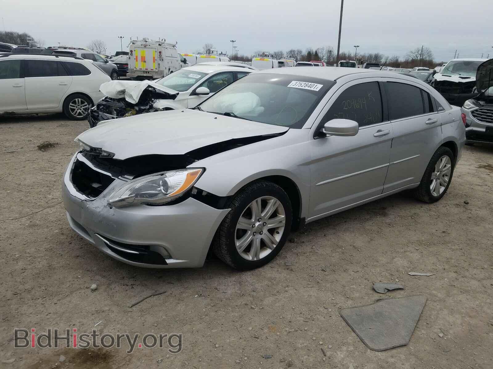 2012 CHRYSLER 200 - VIN: 1C3CCBAB5CN204692 - Фото 2