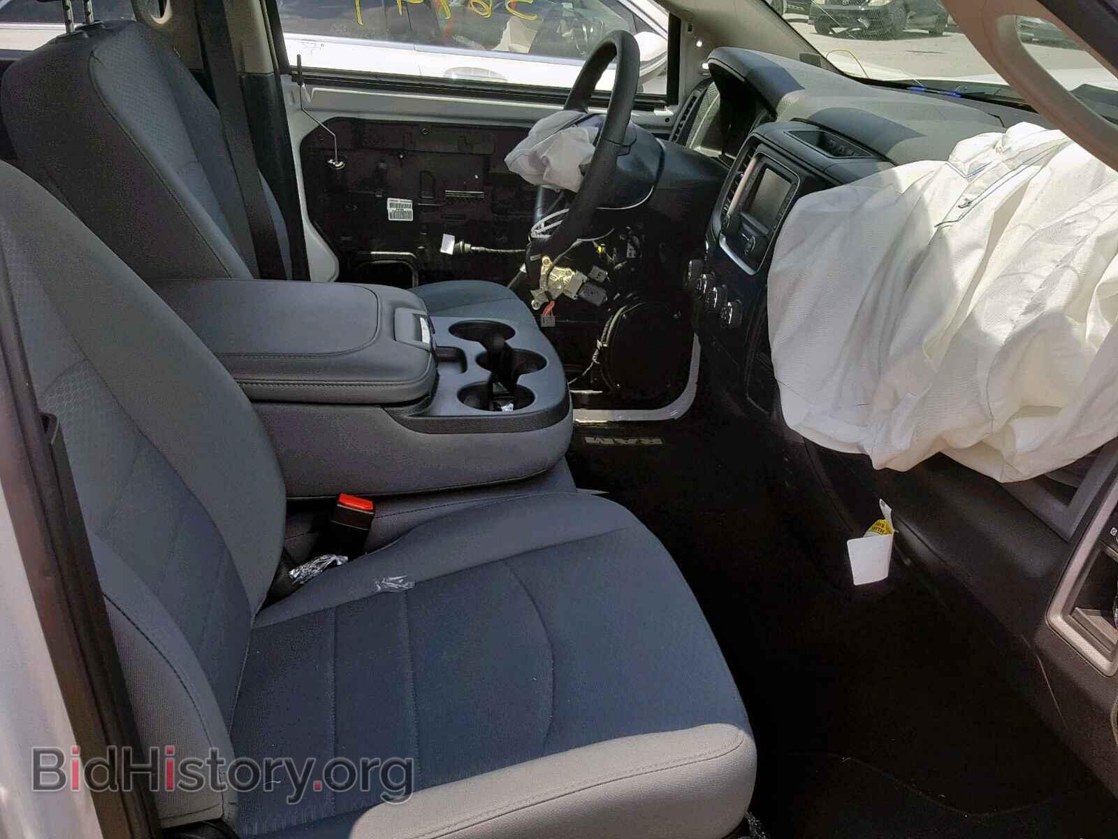 2018 RAM 1500 ST - VIN: 1C6RR6FT4JS238786 - Фото 5