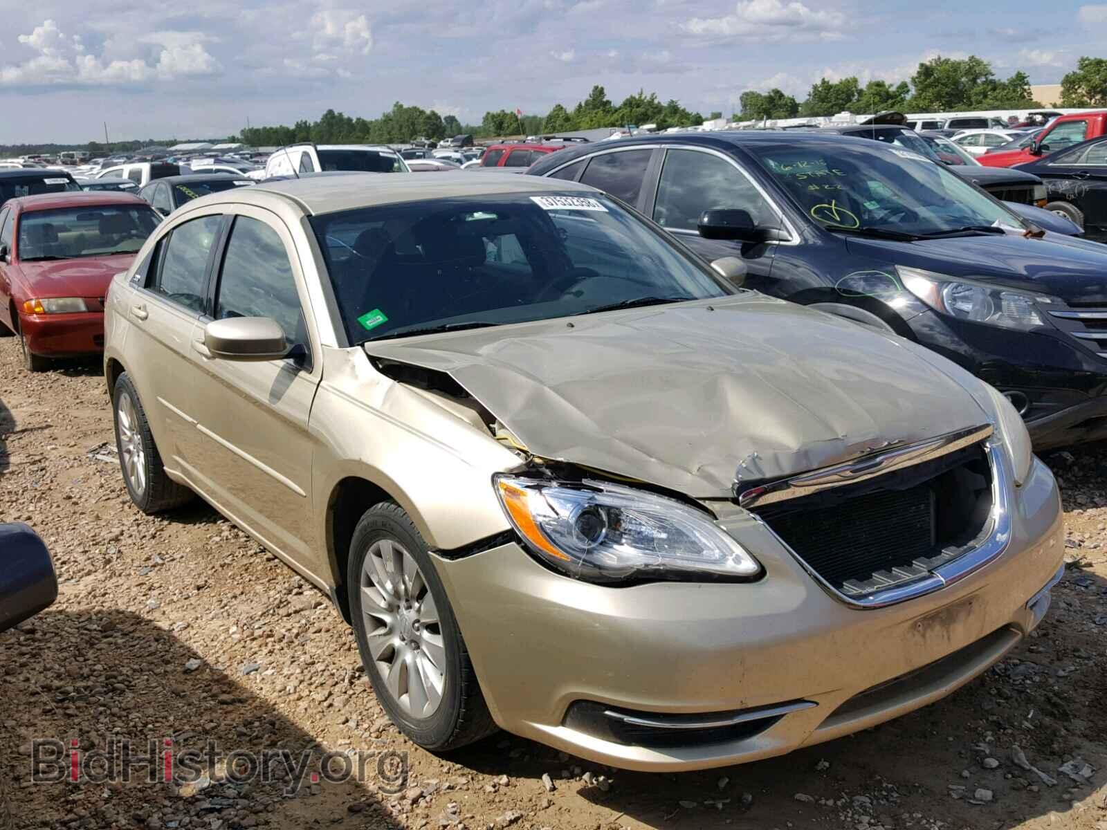 Photo 1C3BC4FB3BN515553 - CHRYSLER 200 2011