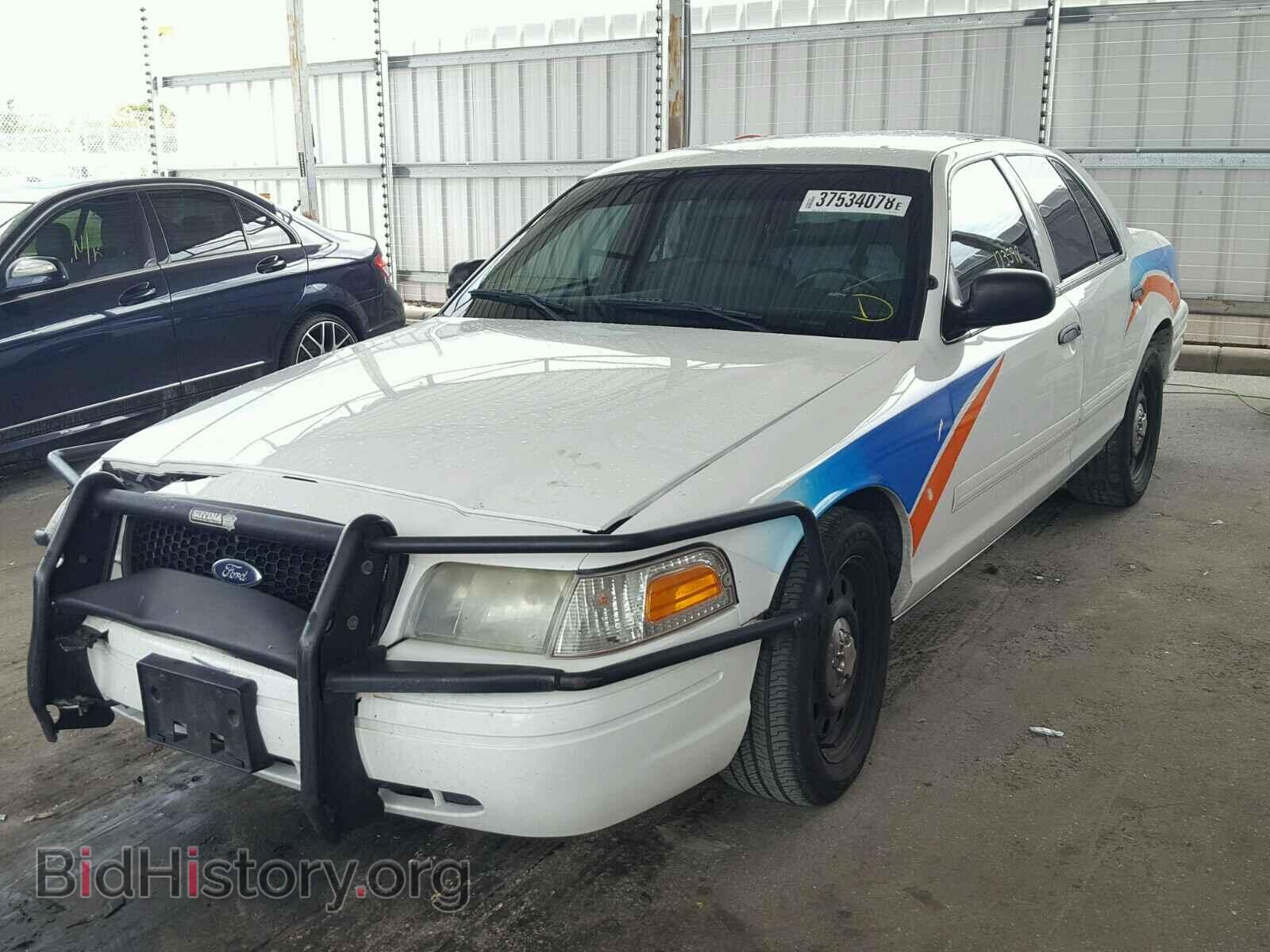 2011 FORD CROWN VIC - VIN: 2FABP7BV1BX166575 - Фото 2