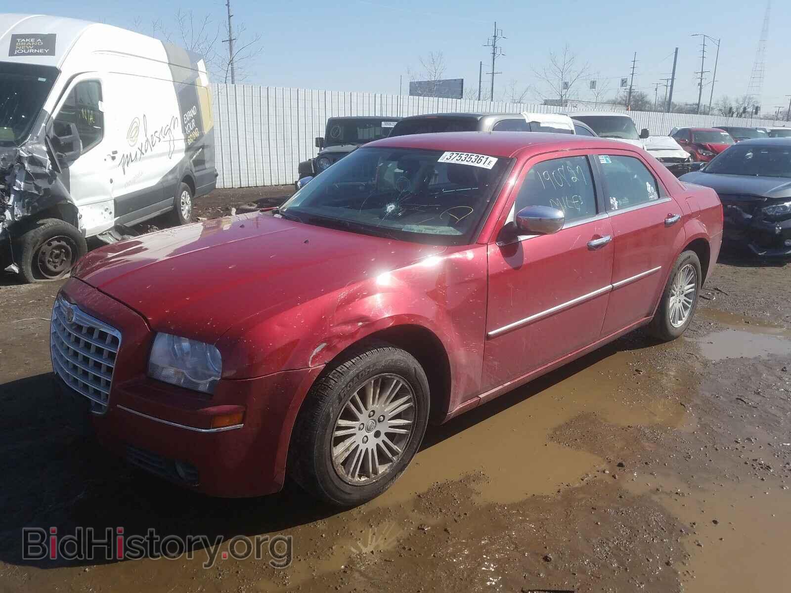 2010 CHRYSLER 300 - VIN: 2C3CA5CV4AH152038 - Фото 2