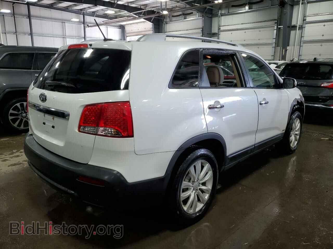 2011 KIA SORENTO - VIN: 5XYKTDA2XBG047038 - Фото 3