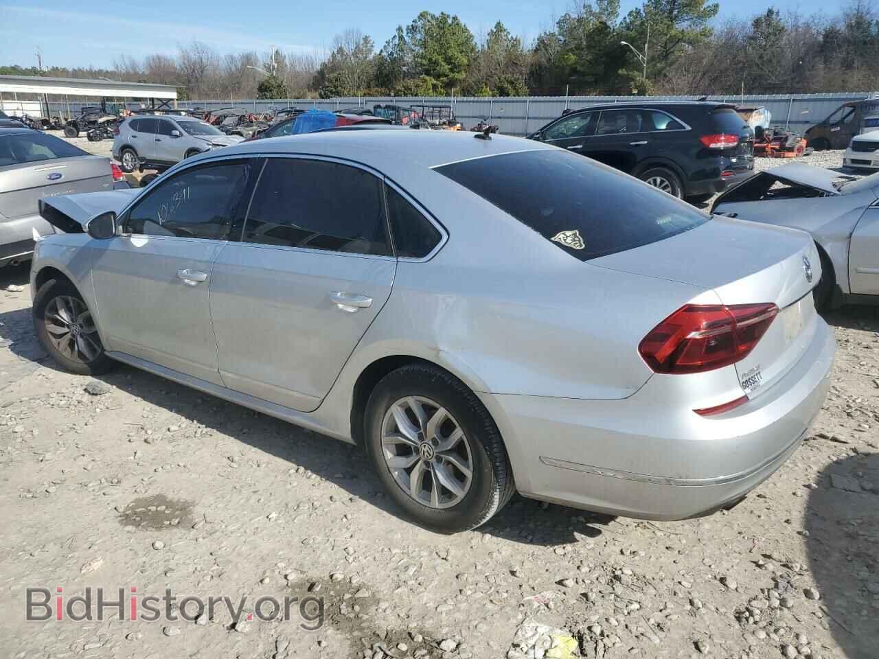 2017 VOLKSWAGEN PASSAT - VIN: 1VWAT7A31HC065332 - Фото 2