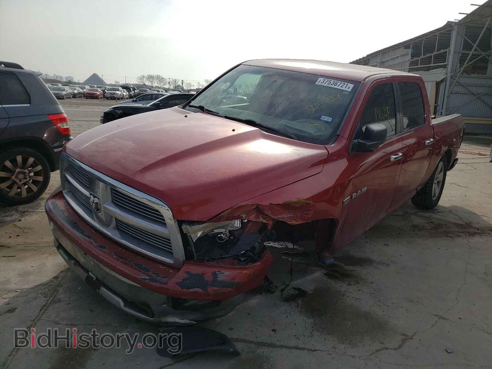 2010 DODGE RAM 1500 - VIN: 1D7RB1CT5AS245949 - Фото 2