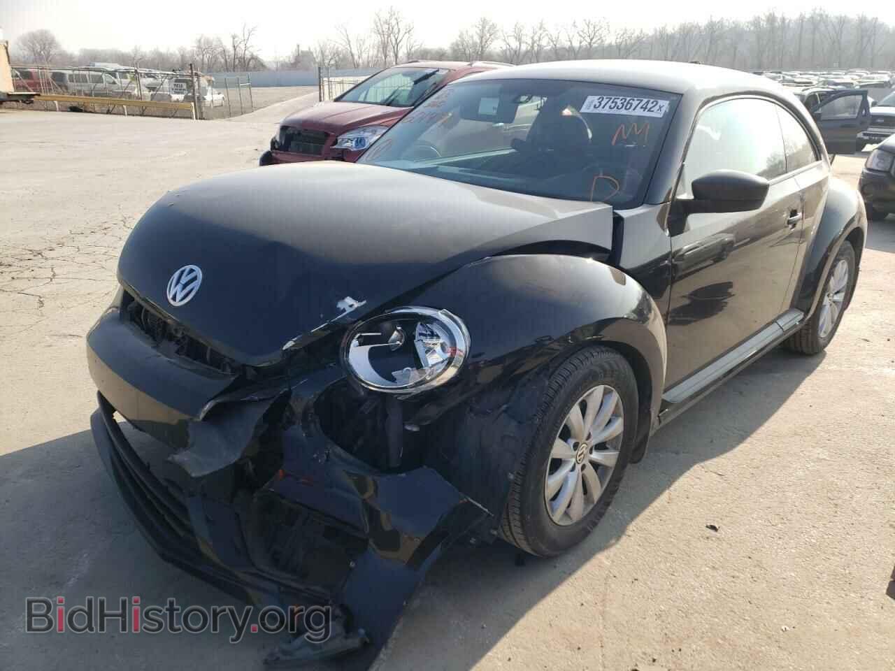 2017 VOLKSWAGEN BEETLE - VIN: 3VWF17AT9HM601471 - Фото 2