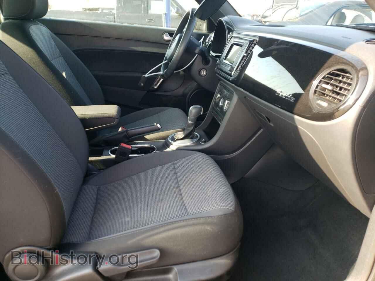 2017 VOLKSWAGEN BEETLE - VIN: 3VWF17AT9HM601471 - Фото 5