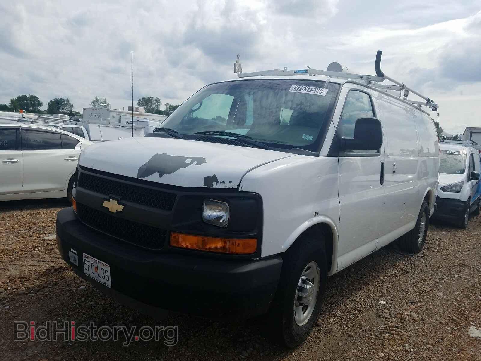2011 CHEVROLET EXPRESS - VIN: 1GCWGFCB2B1129800 - Фото 2