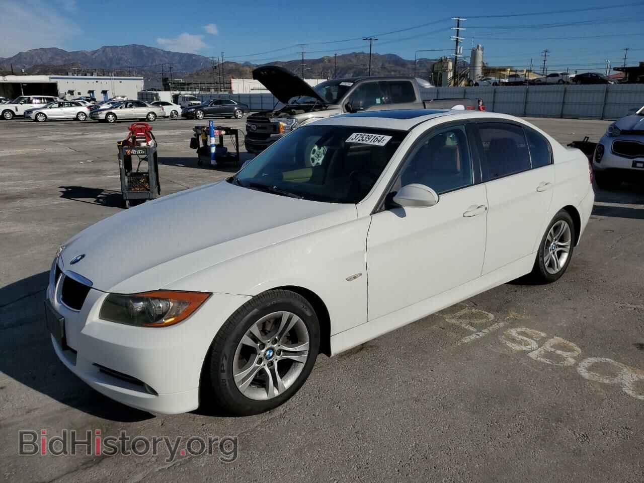 Photo WBAVC57588NK77311 - BMW 3 SERIES 2008