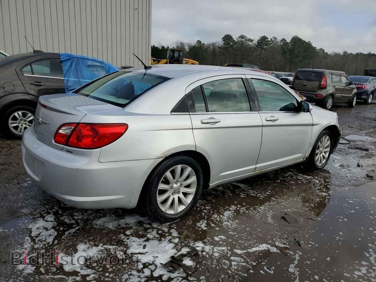2010 CHRYSLER SEBRING - VIN: 1C3CC5FB3AN229484 - Фото 3