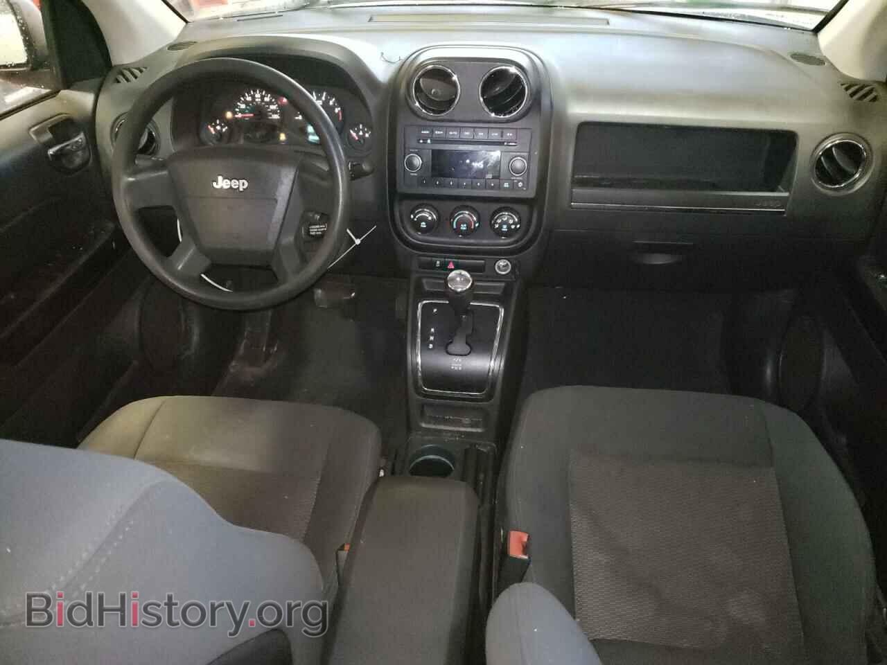 2010 JEEP COMPASS - VIN: 1J4NT4FB2AD554125 - Photo 8