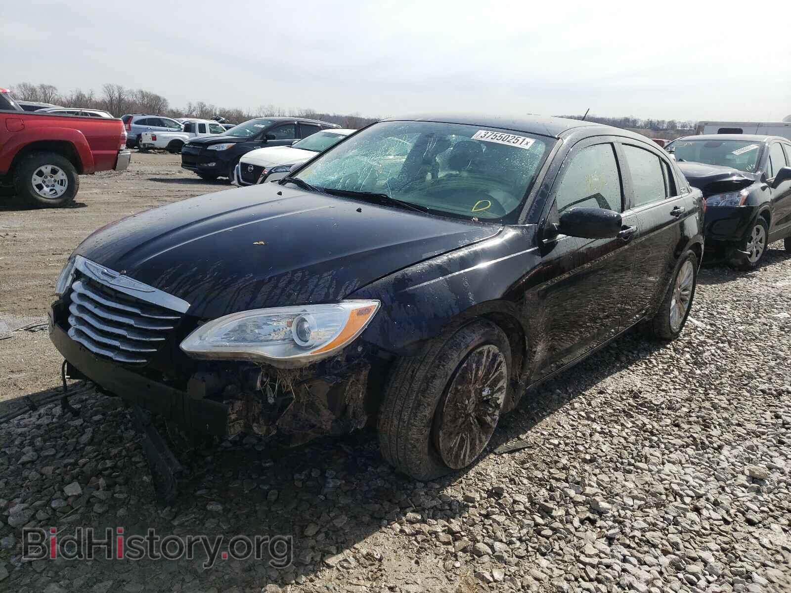 2013 CHRYSLER 200 - VIN: 1C3CCBAB4DN685570 - Фото 2