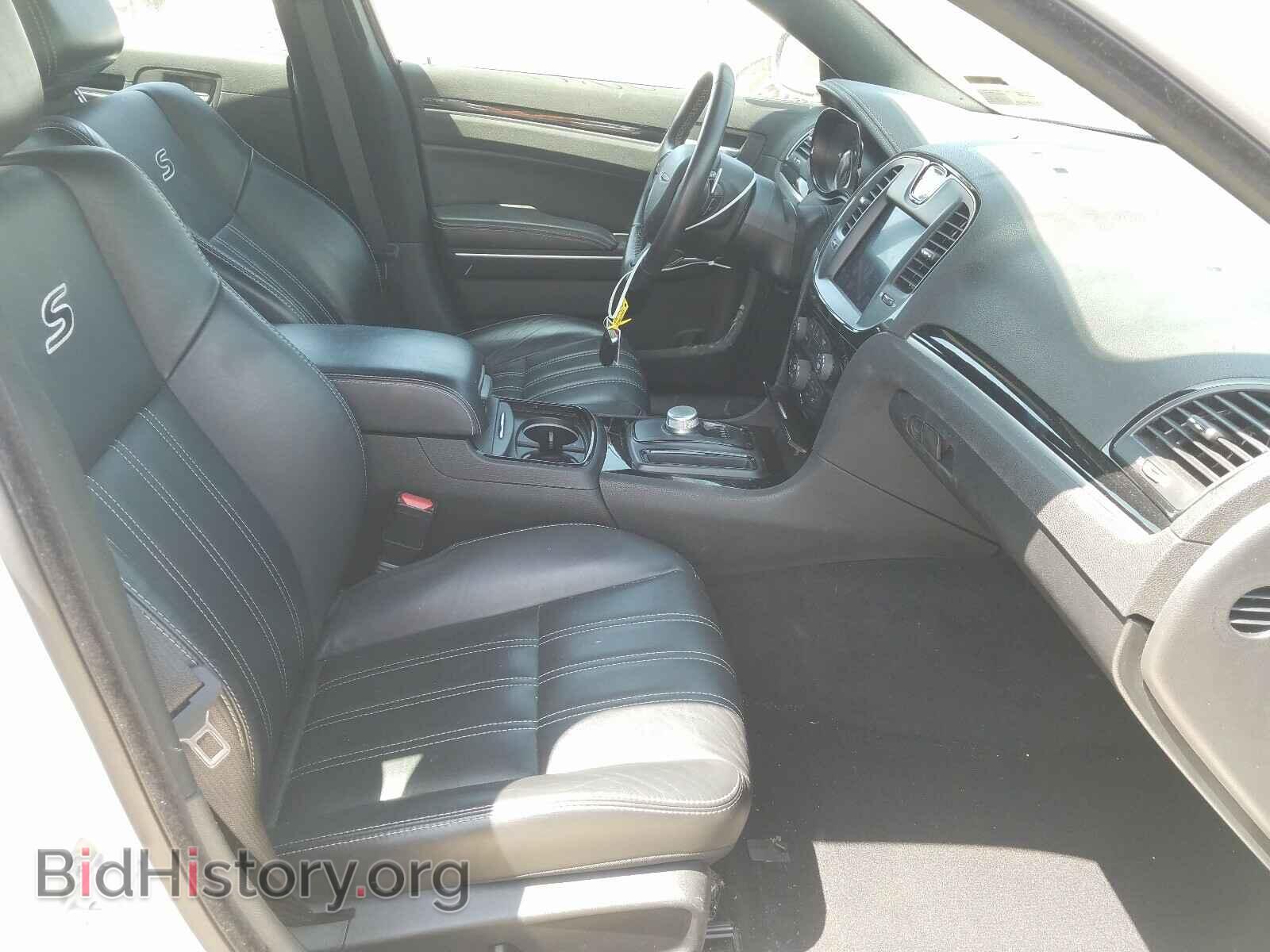 2019 CHRYSLER 300 - VIN: 2C3CCABG2KH655994 - Фото 5