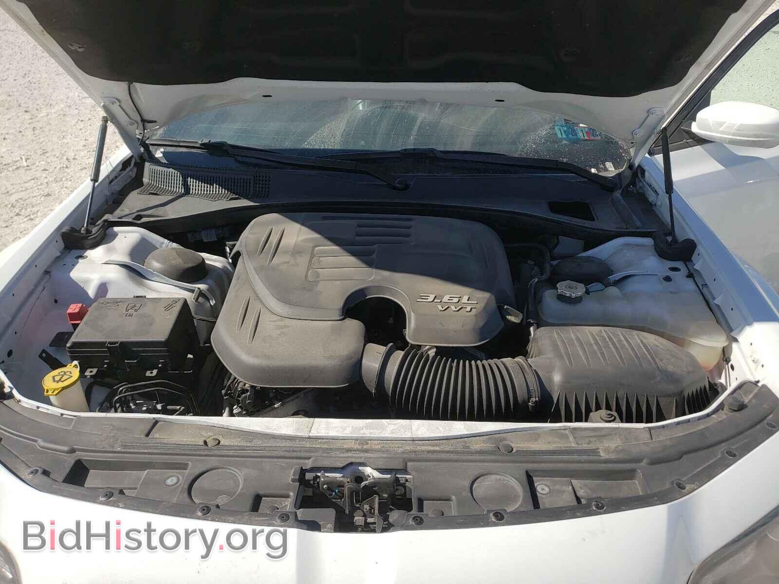 2019 CHRYSLER 300 - VIN: 2C3CCABG2KH655994 - Фото 7