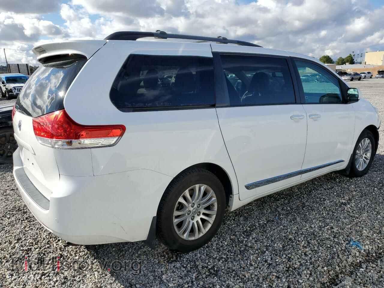 2012 TOYOTA All Models - VIN: 5TDYK3DC2CS215383 - Фото 3