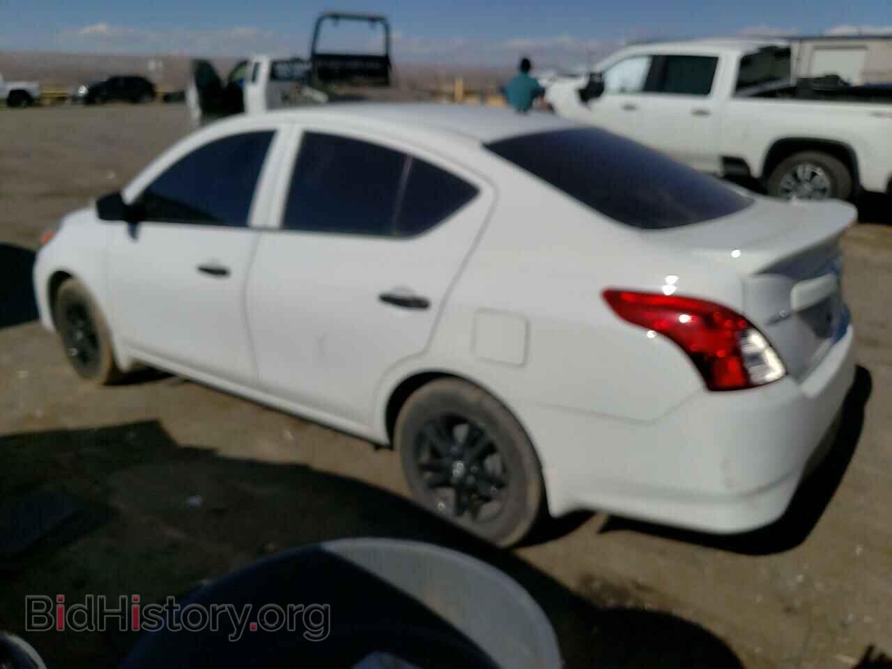 2018 NISSAN VERSA - VIN: 3N1CN7AP1JL808917 - Фото 2