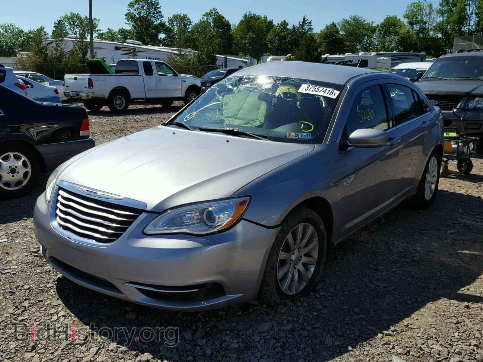 2013 CHRYSLER 200 - VIN: 1C3CCBBG0DN559930 - Фото 2