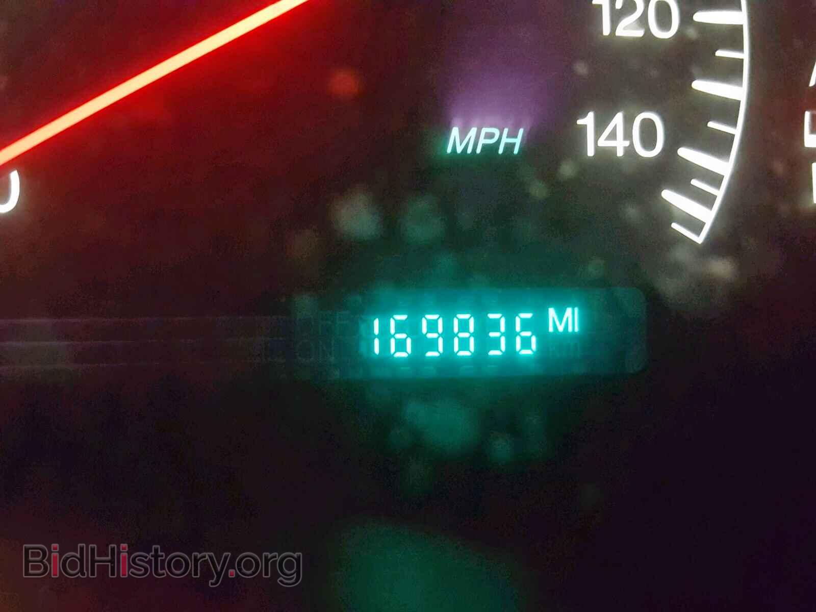 2004 CADILLAC DEVILLE - VIN: 1G6KE57Y54U188003 - Photo 8