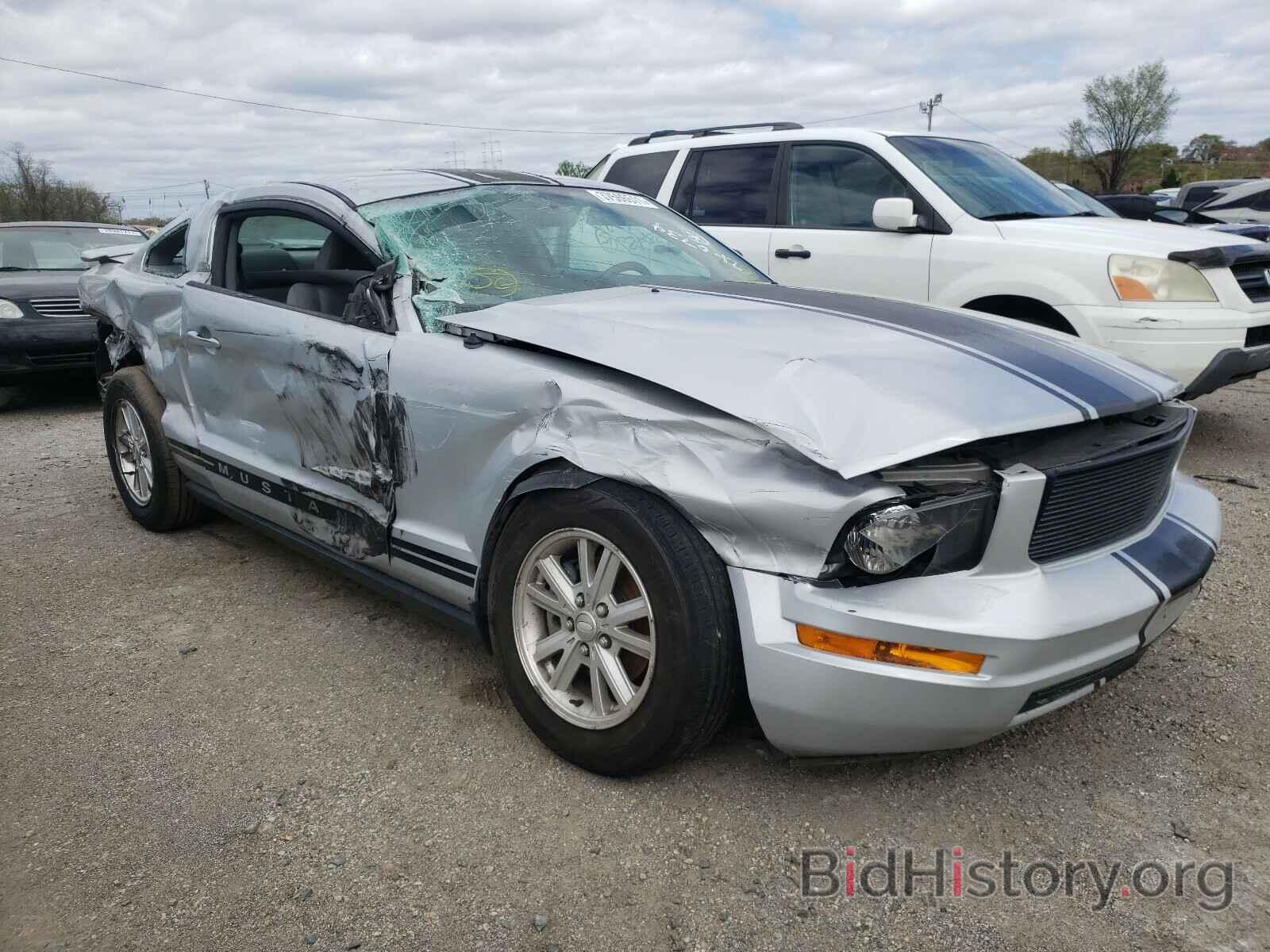 Photo 1ZVFT80N875349249 - FORD MUSTANG 2007