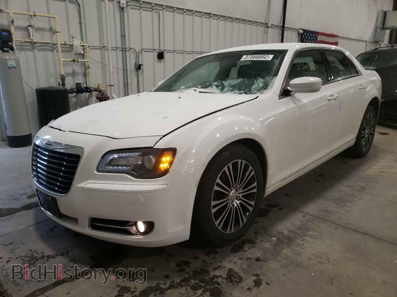 2013 CHRYSLER 300 - VIN: 2C3CCAGG2DH527993 - Фото 2