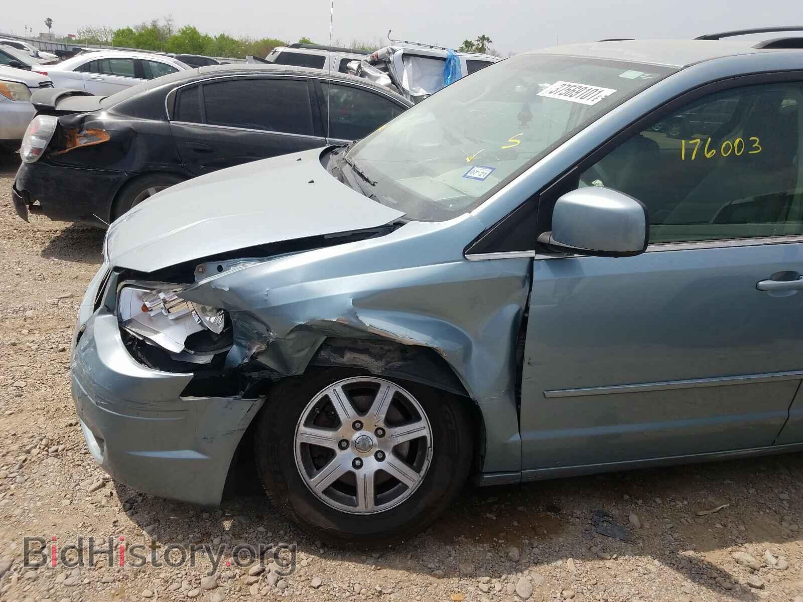 2008 CHRYSLER MINIVAN - VIN: 2A8HR54P58R674233 - Фото 9