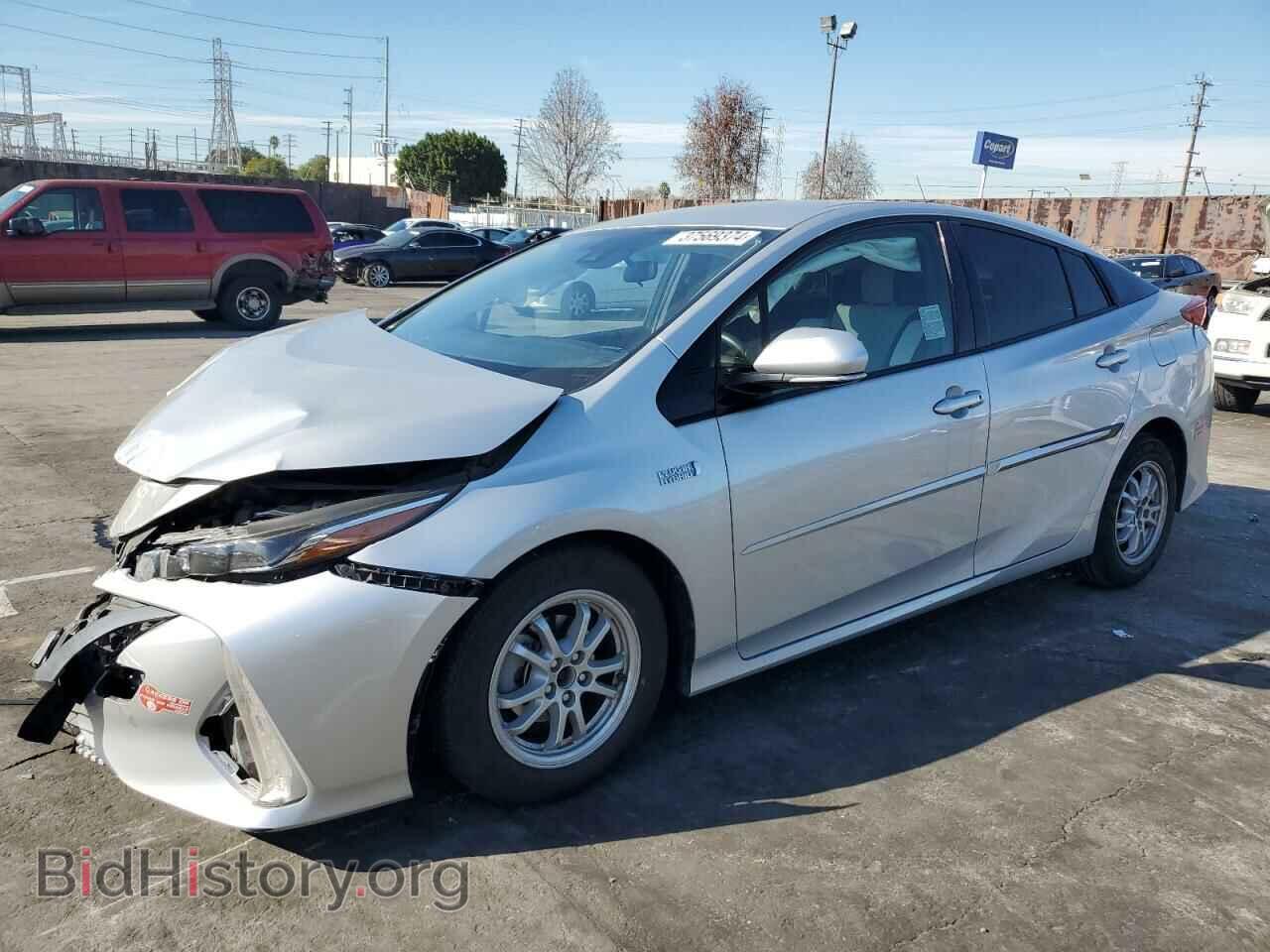 Photo JTDKARFP3H3024768 - TOYOTA PRIUS 2017