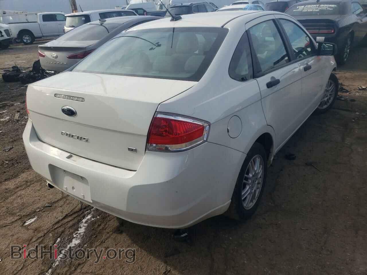 2011 FORD FOCUS - VIN: 1FAHP3FN4BW201733 - Photo 4