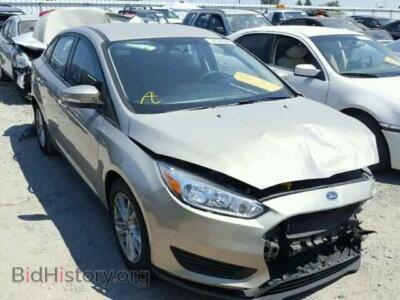 2015 Ford FOCUS Focus SE, светло-коричневый — VIN 1FADP3F2XFL241682, Copart