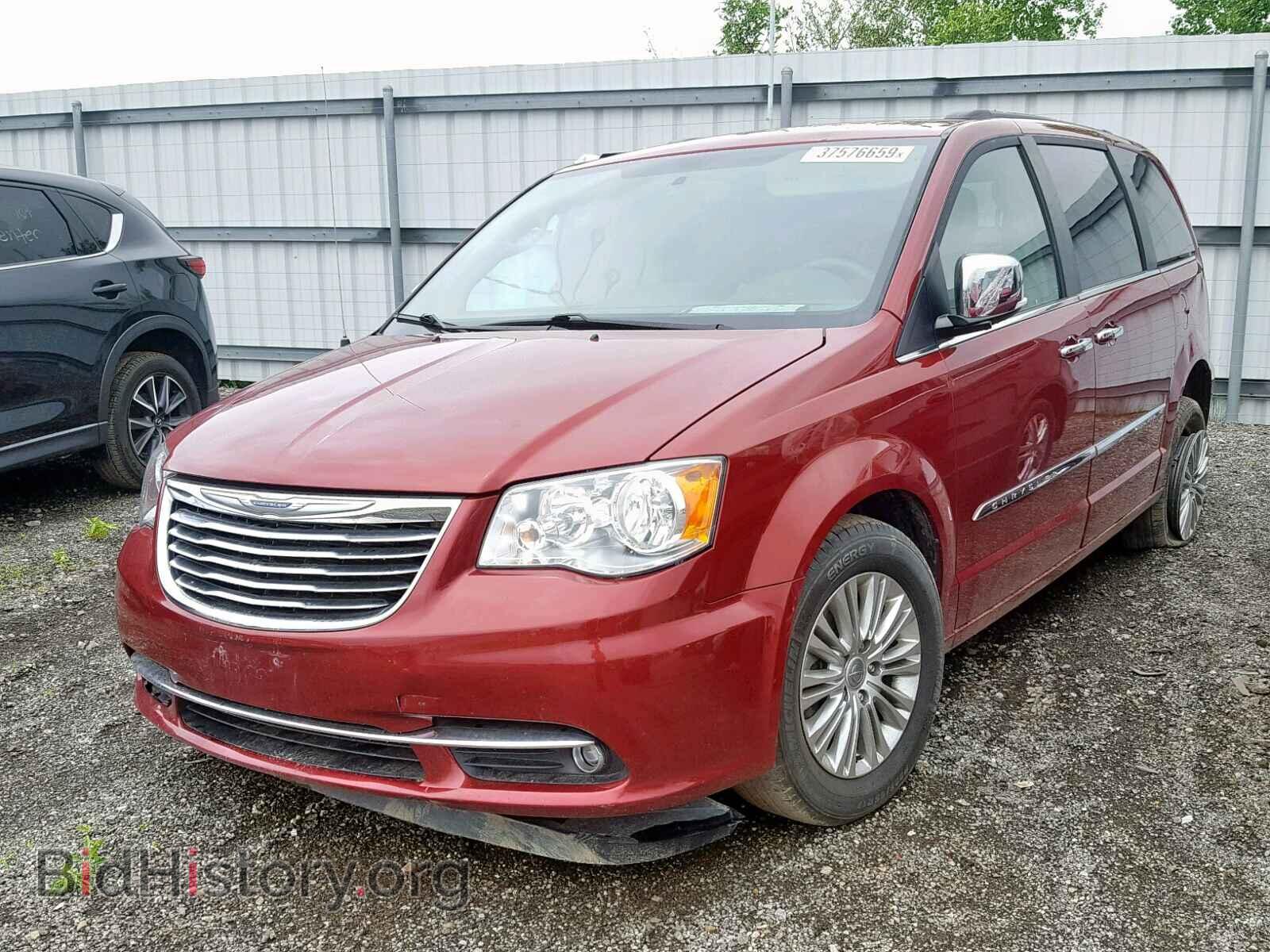 2015 CHRYSLER TOWN & COU - VIN: 2C4RC1CG8FR609770 - Фото 2