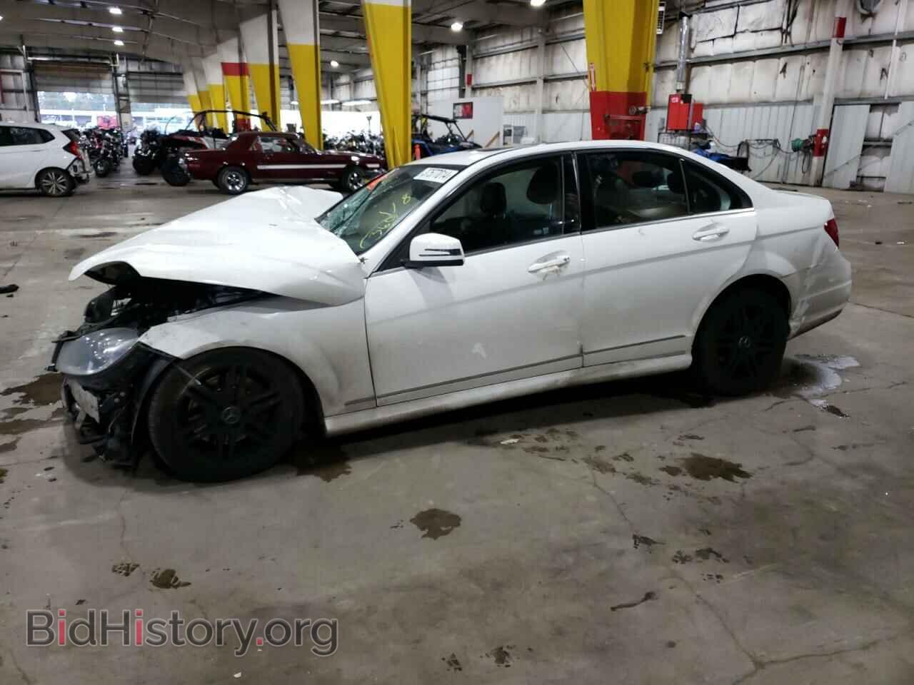 Photo WDDGF8AB5DR250384 - MERCEDES-BENZ C-CLASS 2013