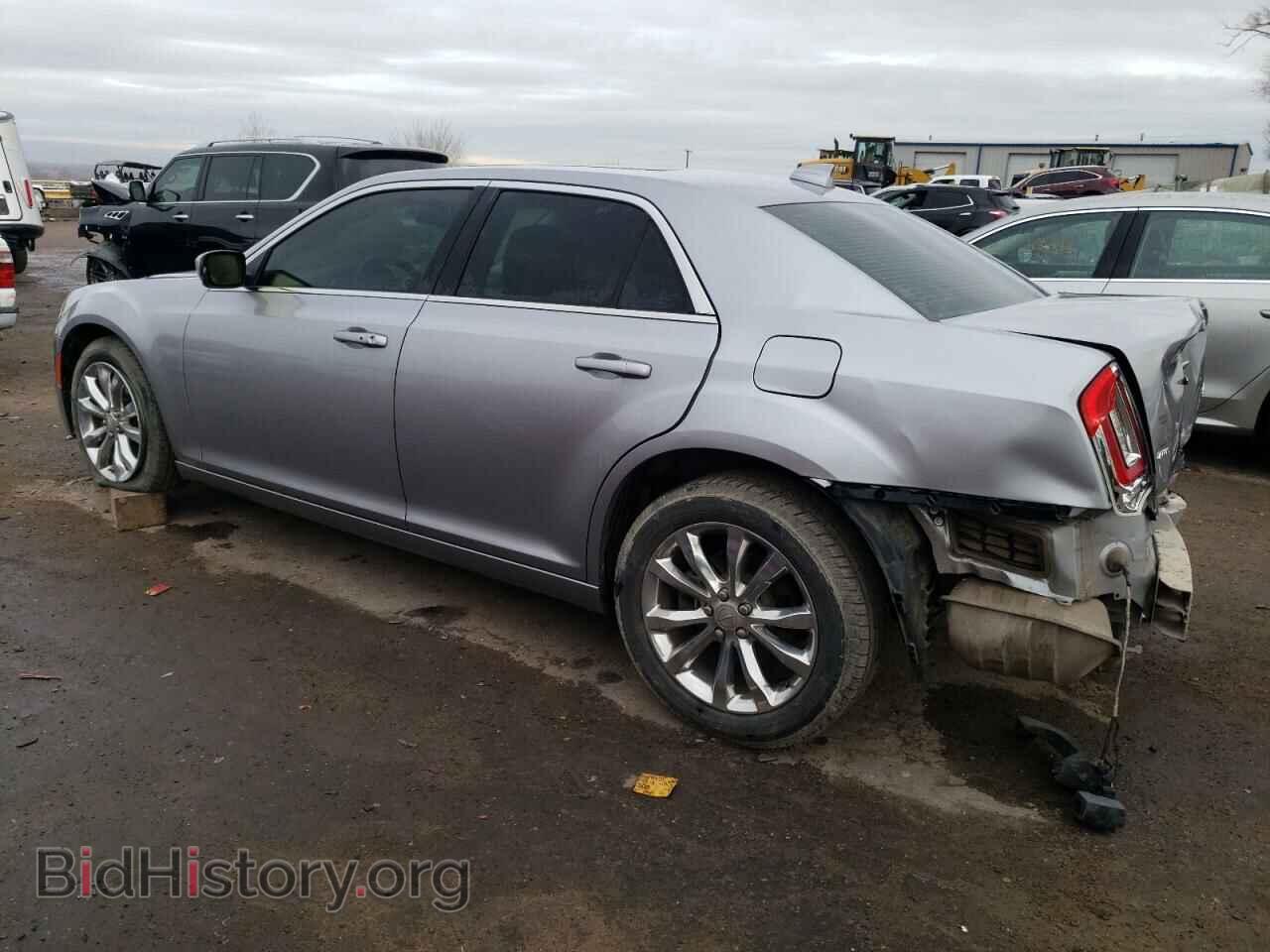 2016 CHRYSLER 300 - VIN: 2C3CCARG7GH209207 - Photo 2