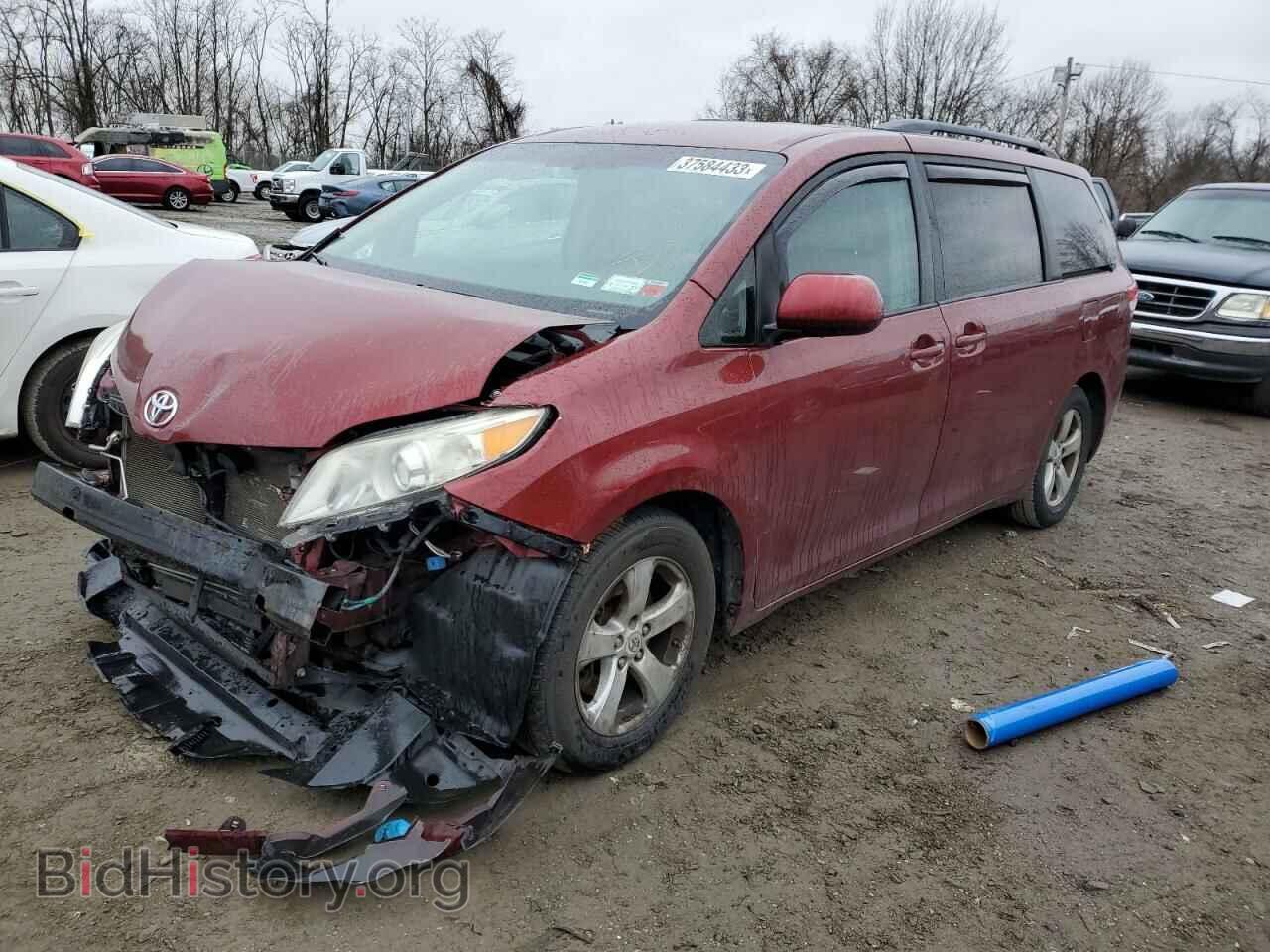 Photo 5TDKK3DC5BS047856 - TOYOTA SIENNA 2011