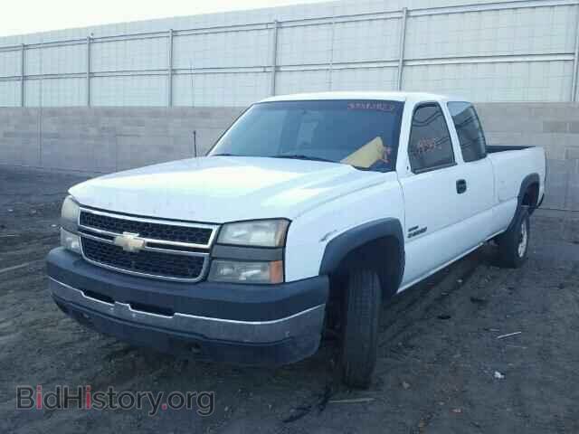 2006 CHEVROLET SILVERADO - VIN: 1GCHC29D56E213663 - Фото 2