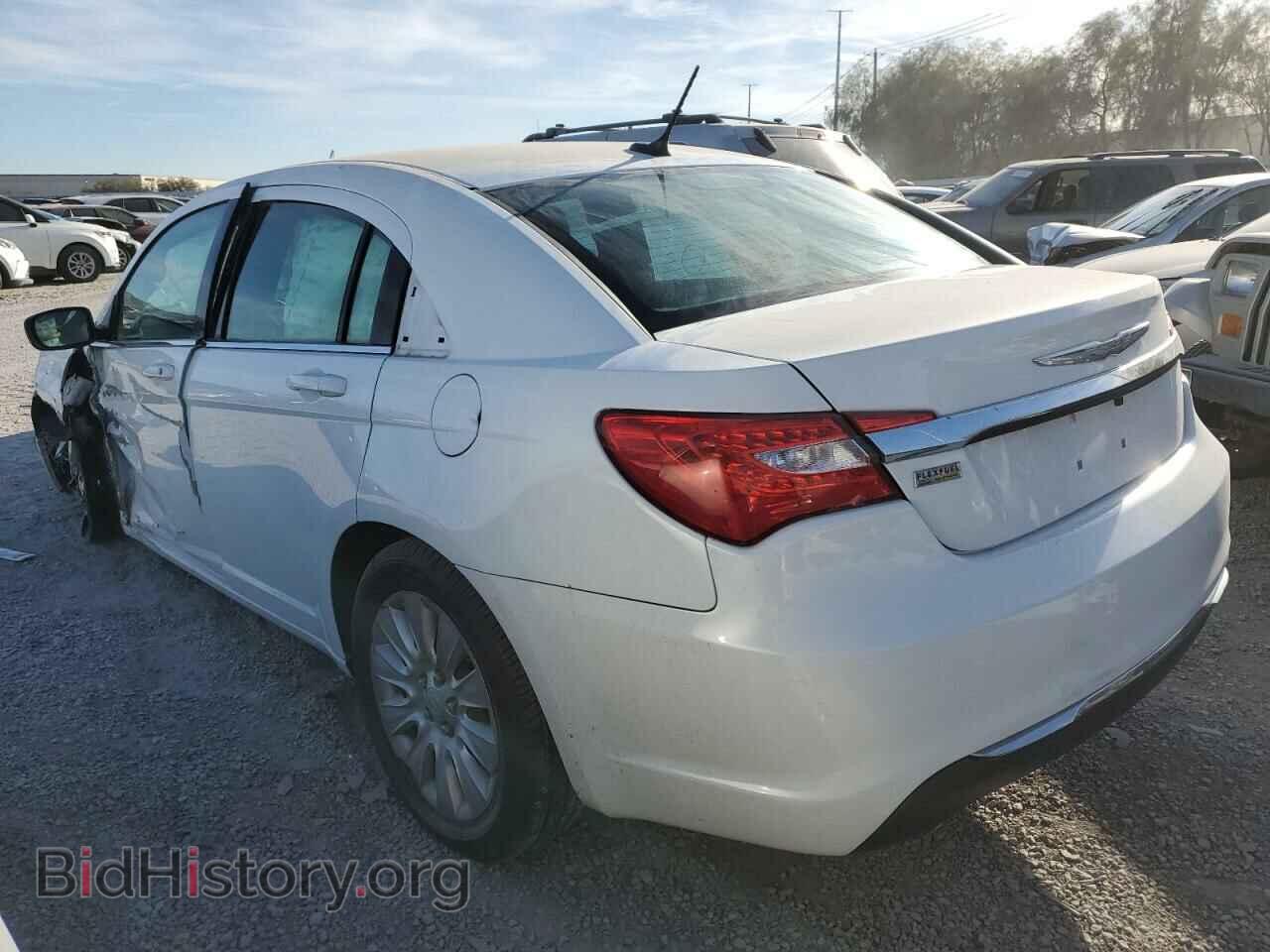 2013 CHRYSLER 200 - VIN: 1C3CCBAG6DN590018 - Фото 2