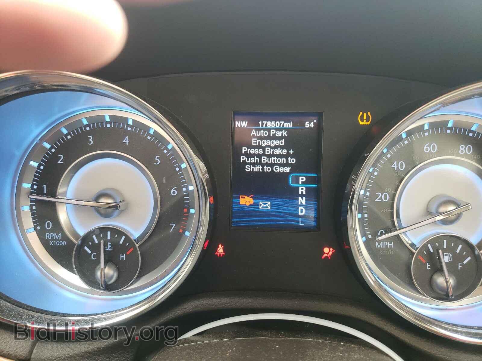 2012 CHRYSLER 300 - VIN: 2C3CCAHG9CH184189 - Фото 8