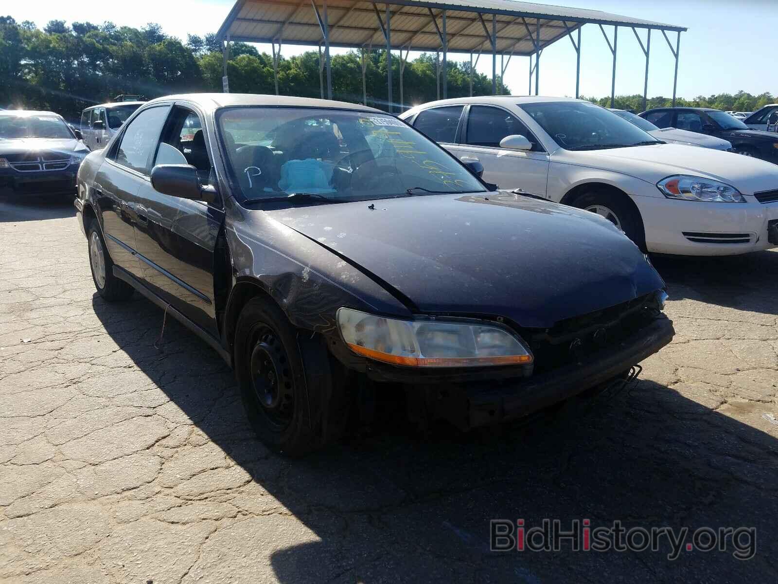 Photo 1HGCG5642XA123207 - HONDA ACCORD 1999