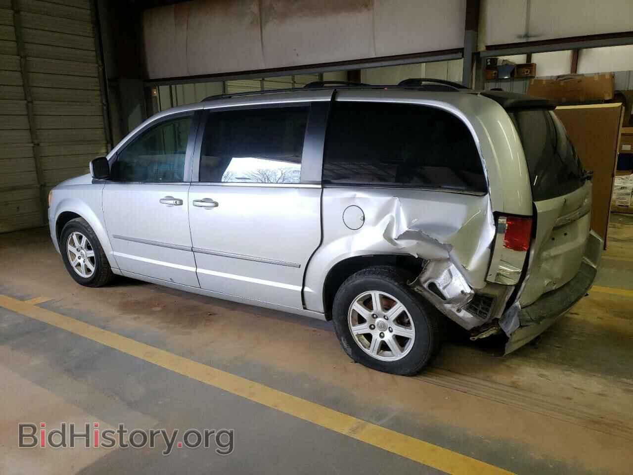 2010 CHRYSLER MINIVAN - VIN: 2A4RR5D13AR400116 - Photo 2