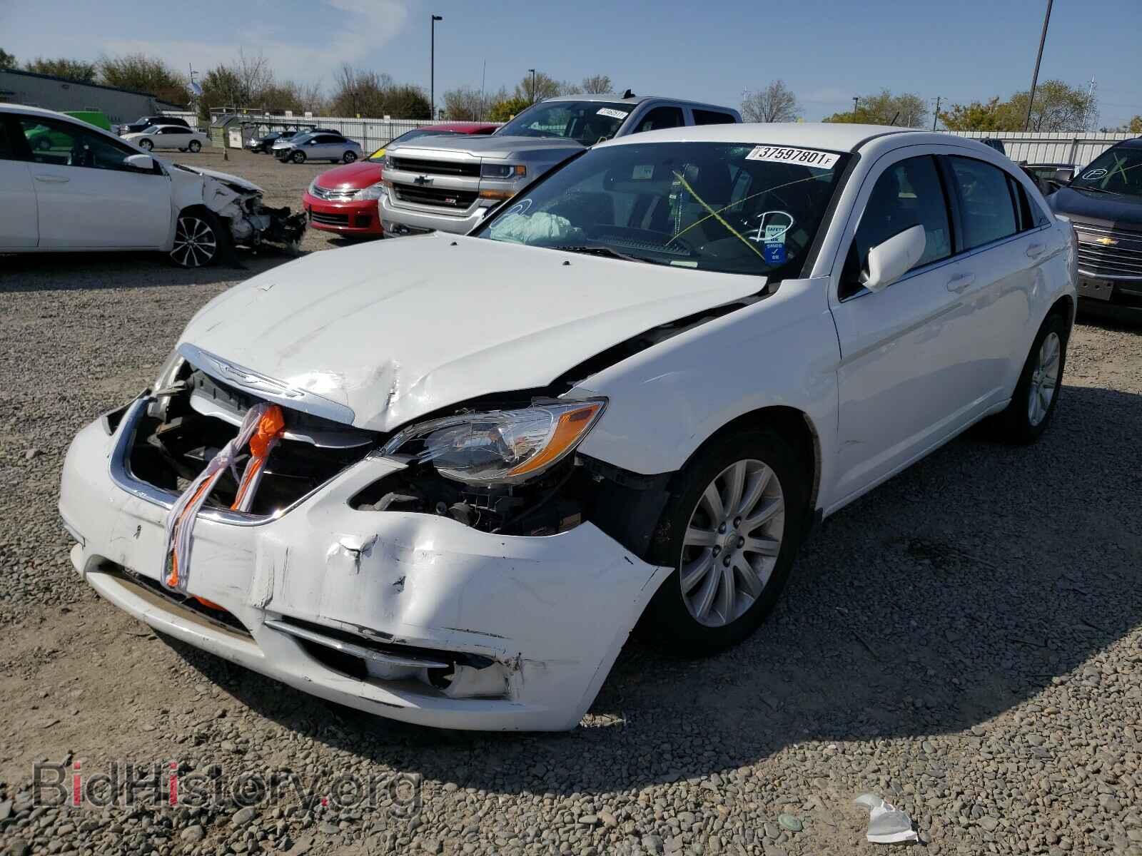 2013 CHRYSLER 200 - VIN: 1C3CCBBG1DN678084 - Фото 2