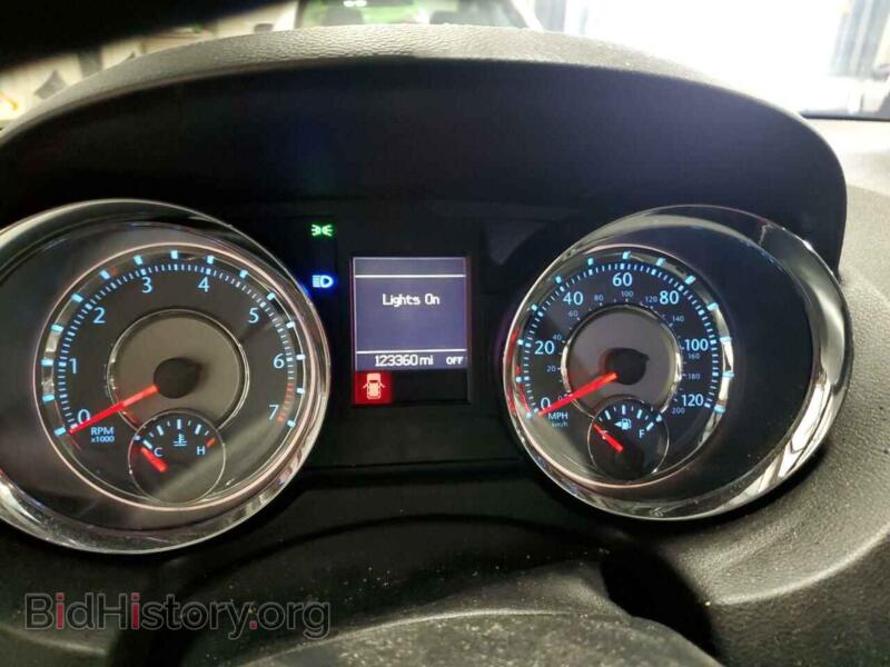 2016 Chrysler MINIVAN (VIN 2C4RC1CG5GR191444) — photo 9 of 13