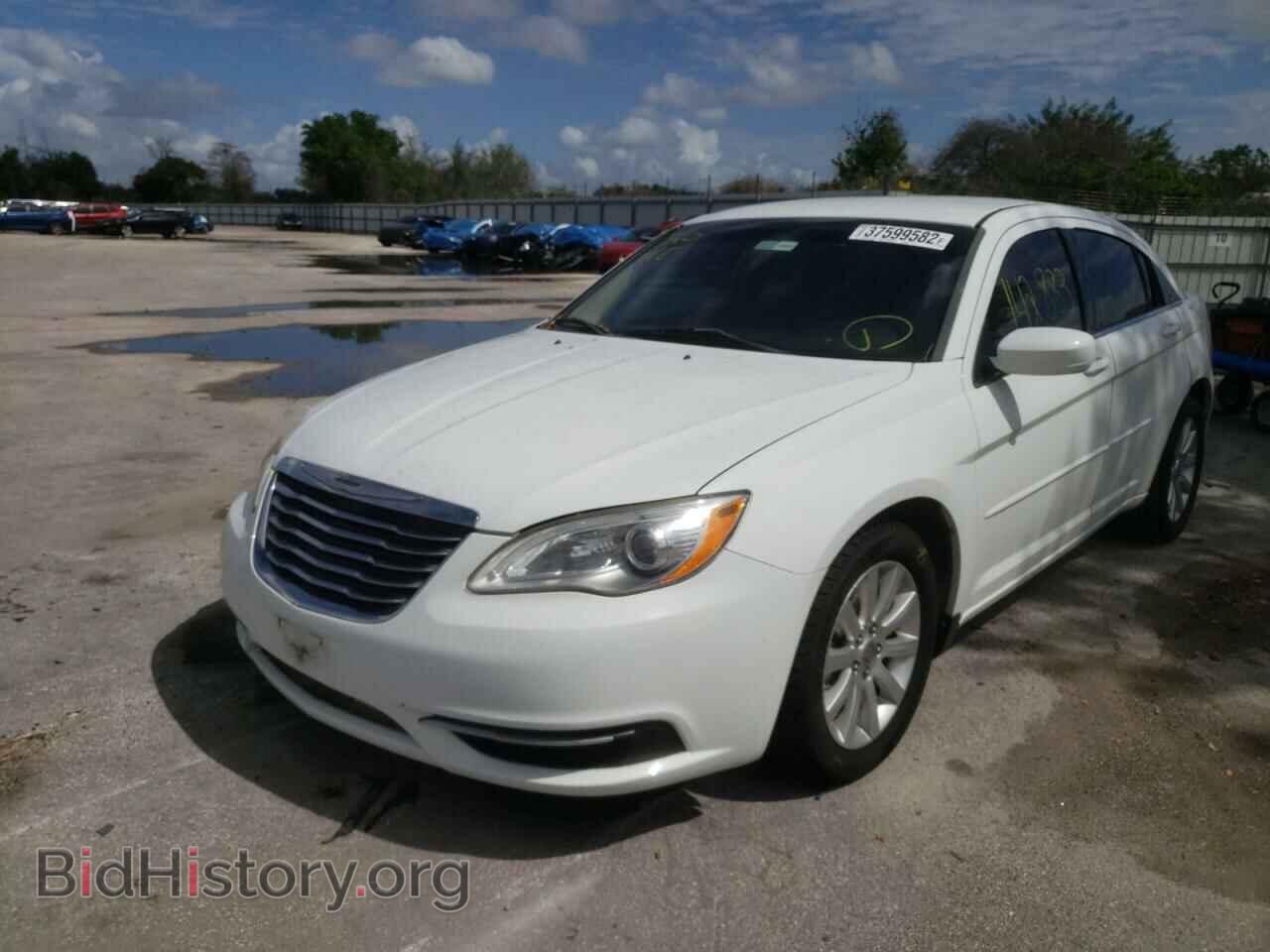 2013 CHRYSLER 200 - VIN: 1C3CCBBG6DN703643 - Фото 2