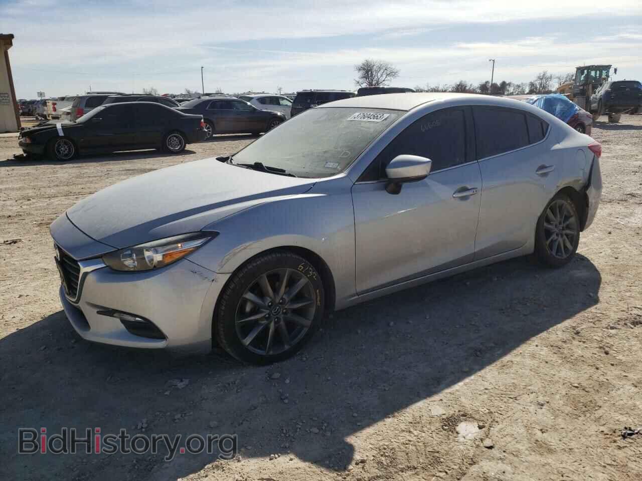 Photo 3MZBN1V34JM198791 - MAZDA 3 2018