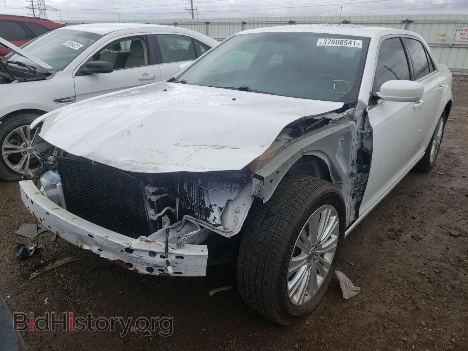 2013 CHRYSLER 300 - VIN: 2C3CCARG3DH633981 - Фото 2